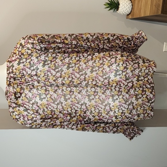 Torrid - Crinkle Chiffon Smocked Blouson Sleeve Blouse in Floral​​​​​​ - Picture 5 of 14